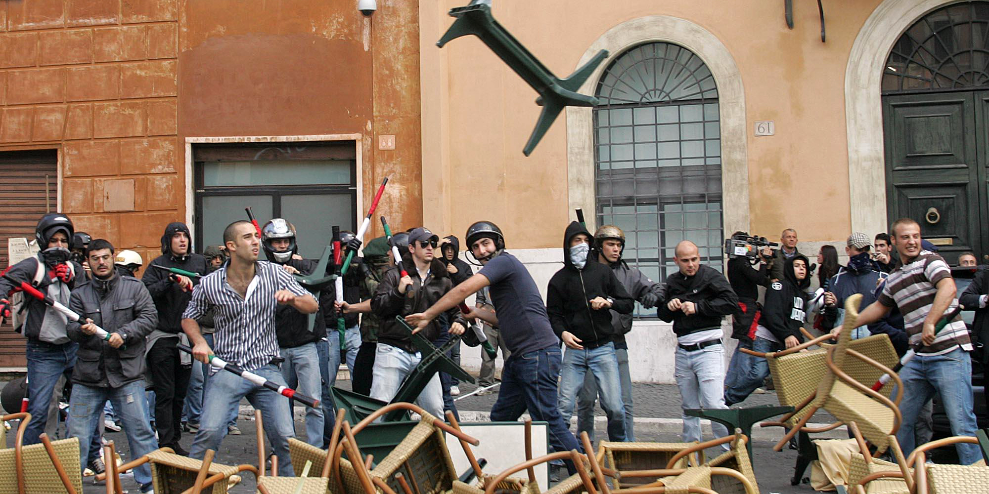 scontri tra studenti di destra e di sinistra a piazza navona  PHOTO SAMANTHA ZUCCHI INSIDEFOTO - Fotografo: ZUCCHI INSIDEFOTO