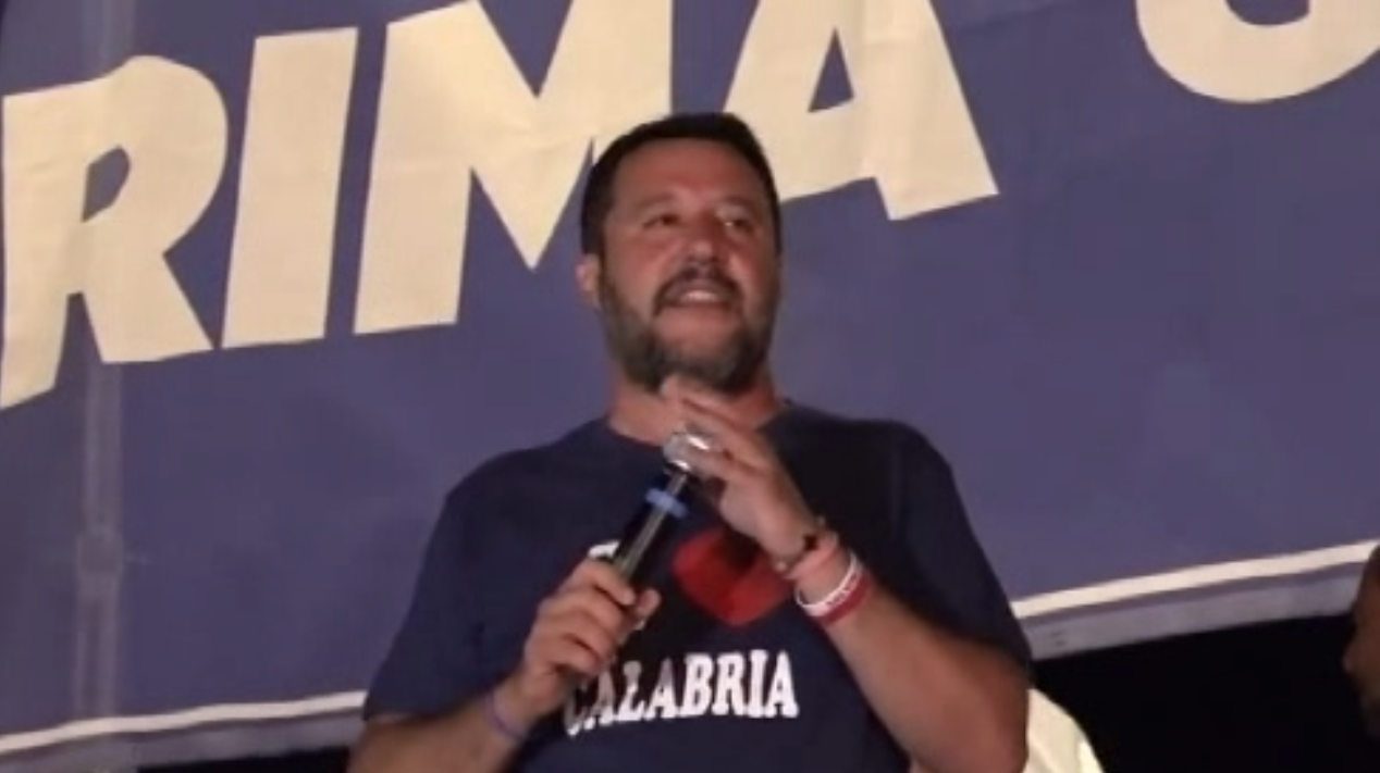 Soverato, 10 agosto 2019. Salvini tappa il microfono, ma è un sabotaggio politico
