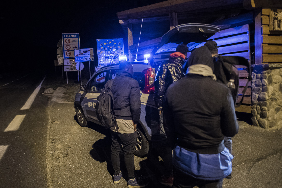 migranti-confine-francia-fotolapresse