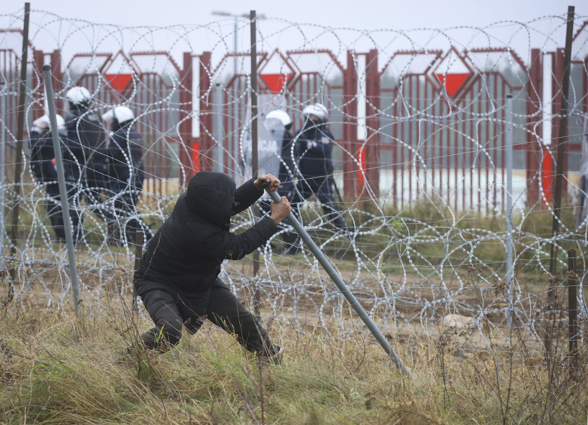 migranti confine polonia-bielorussia