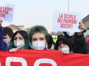 Un momento della manifestazione degli studenti a Torino, 4 febbraio 2022. ANSA/ALESSANDRO DI MARCO