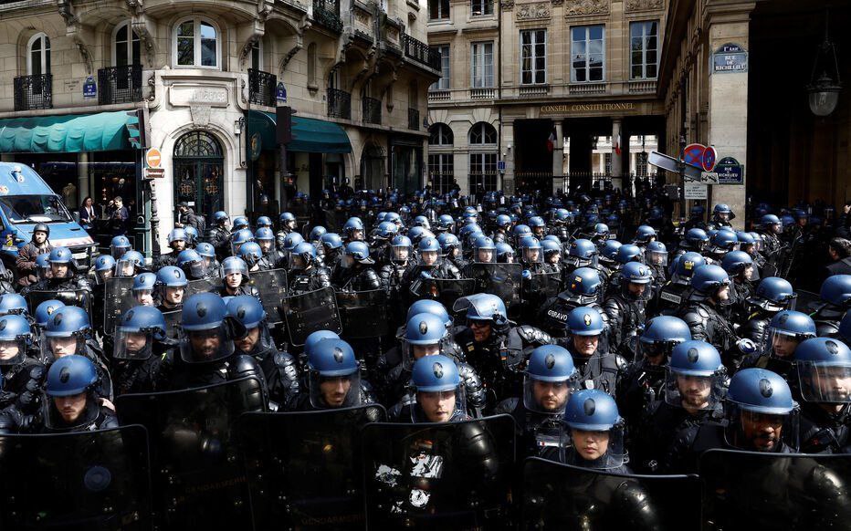 parigi polizia consiglio costituzionale