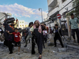 Palestinian families rush out of their homes after Israeli airstrikes targeting their neighbourhood in Gaza City, central Gaza Strip, Tuesday, Oct. 17, 2023. (AP Photo/Abed Khaled)


Associated Press/LaPresse
Only Italy and Spain